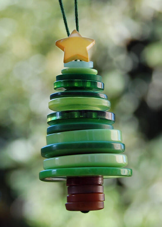 albero di natale di bottoni