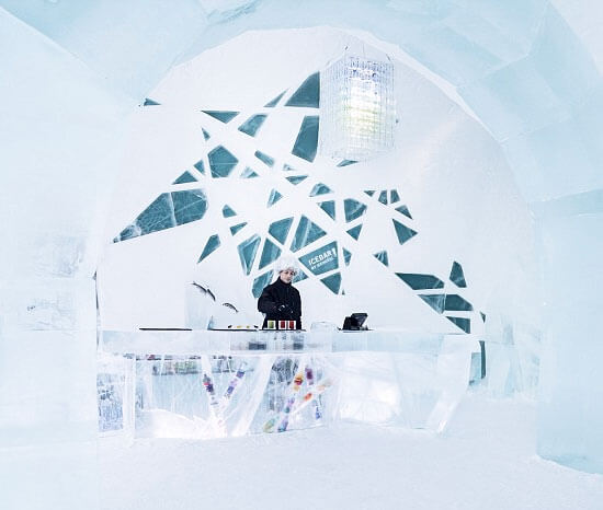 icehotel-barman