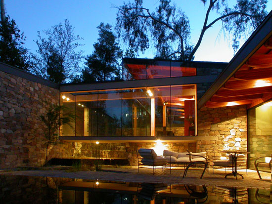 house-in-lo-curro-patio-at-night