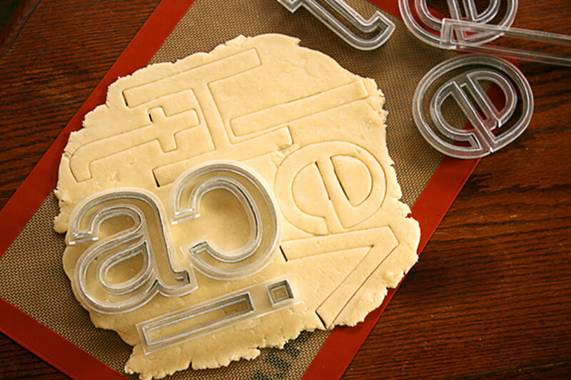 gadget in cucina helvetica cookie cutters