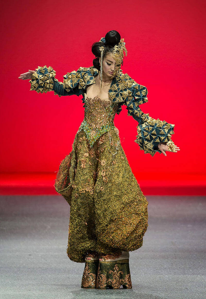 abito-scultura-alta-moda-guo-pei
