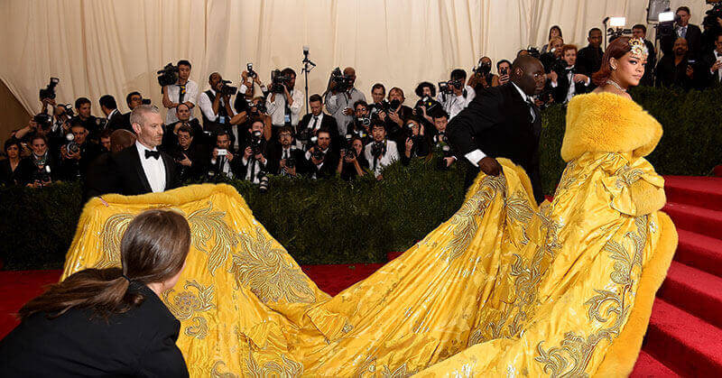 rihanna-in-guo-pei-2015
