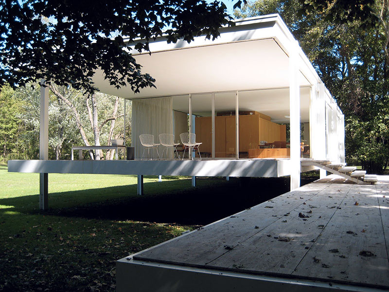Mies Van der Rohe Farnsworth House Patio