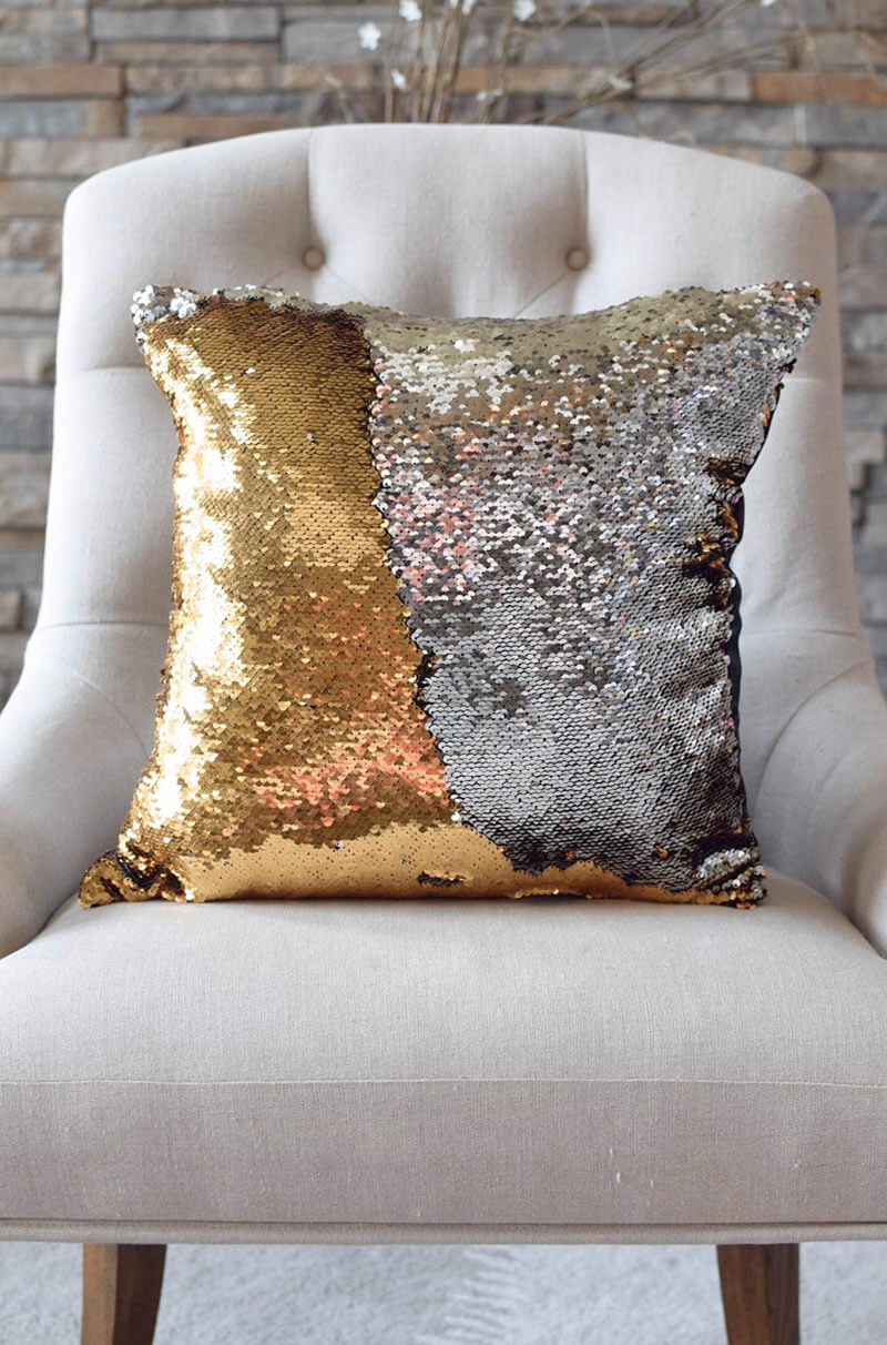 cuscino di paillettes reversibili in oro e argento