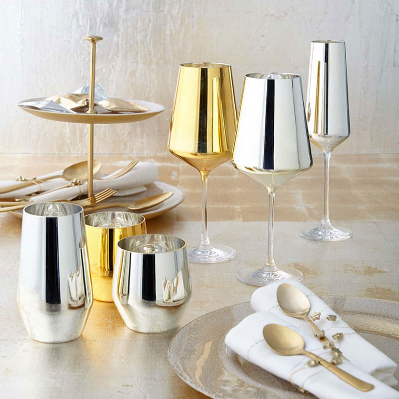 servizio bicchieri oro e argento