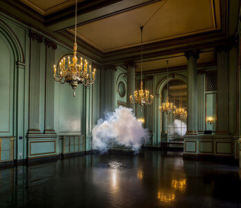 Serie fotografica Nimbus di Berndnaut Smilde