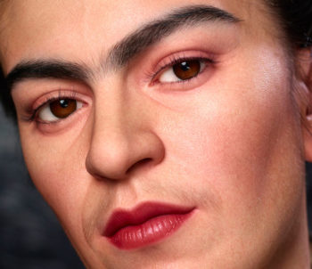 Sculture iperrealistiche in scala gigante Frida Khalo