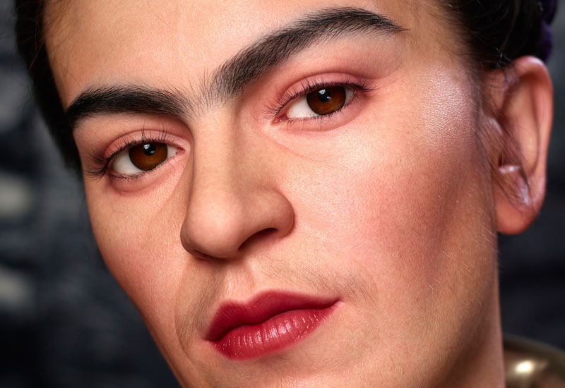 Sculture iperrealistiche in scala gigante Frida Khalo