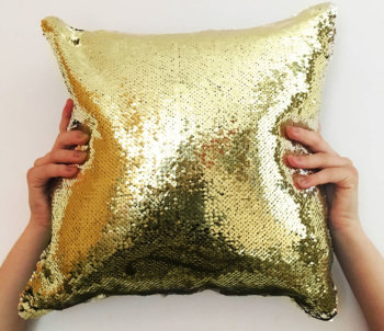 cuscino di paillettes oro