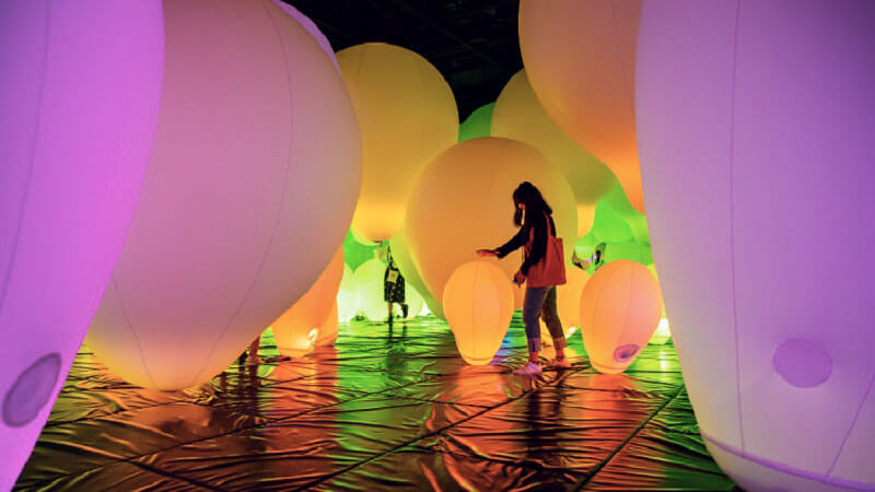 A Forest of Resonant Lamps