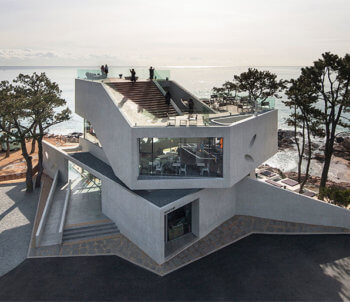 Waveon Coffee caffetteria a picco sul mare