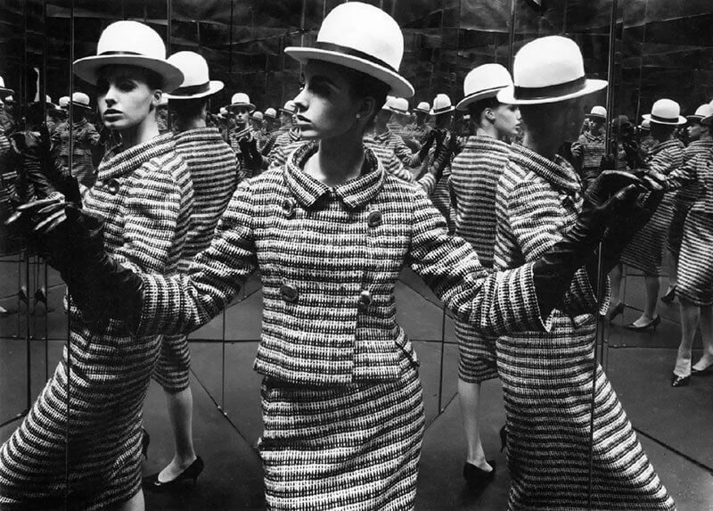Antonia Mirrors, Paris - 1962 © William-Klein