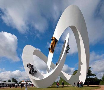 sculture futuristiche di gerry judah